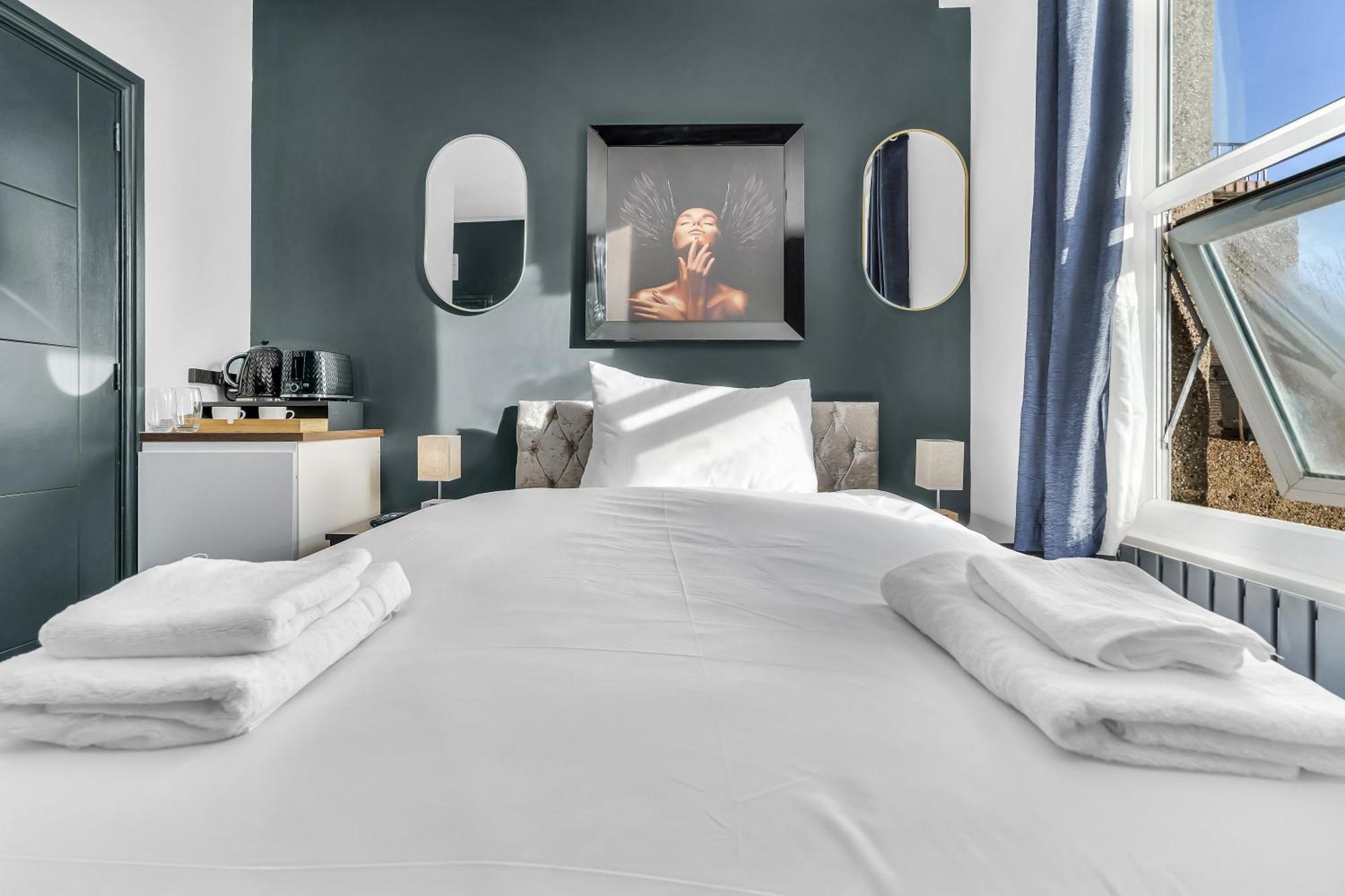 G Eighty Four Aparthotel London Exterior photo
