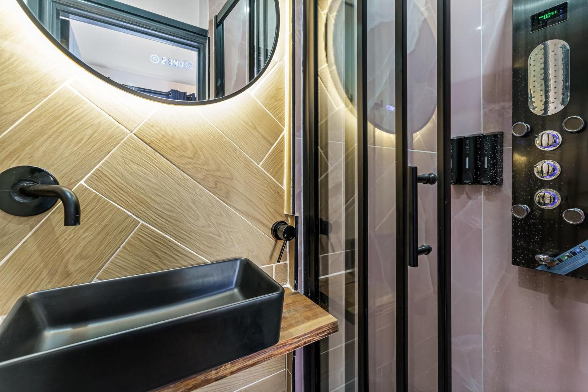 G Eighty Four Aparthotel London Exterior photo