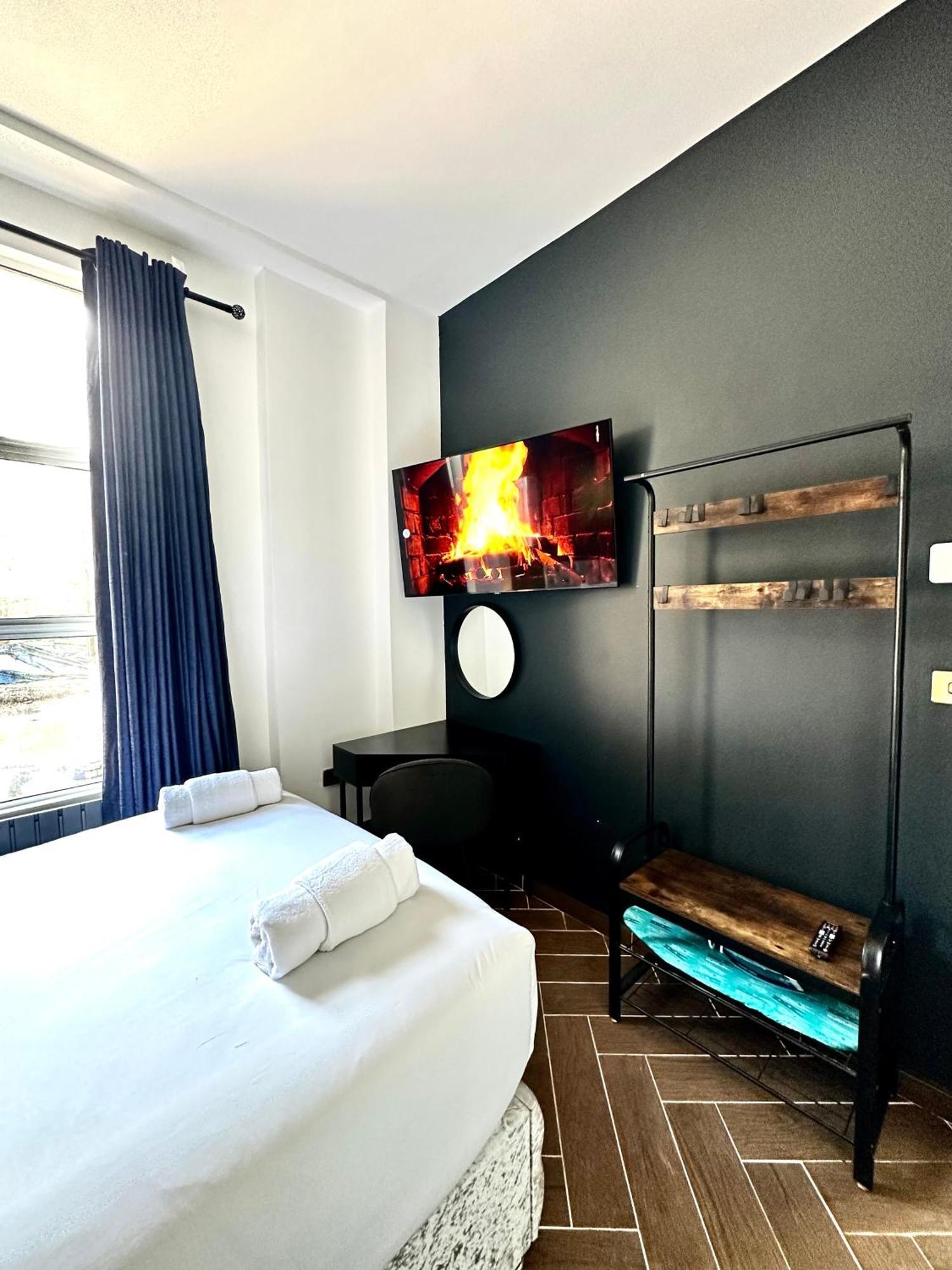 G Eighty Four Aparthotel London Exterior photo